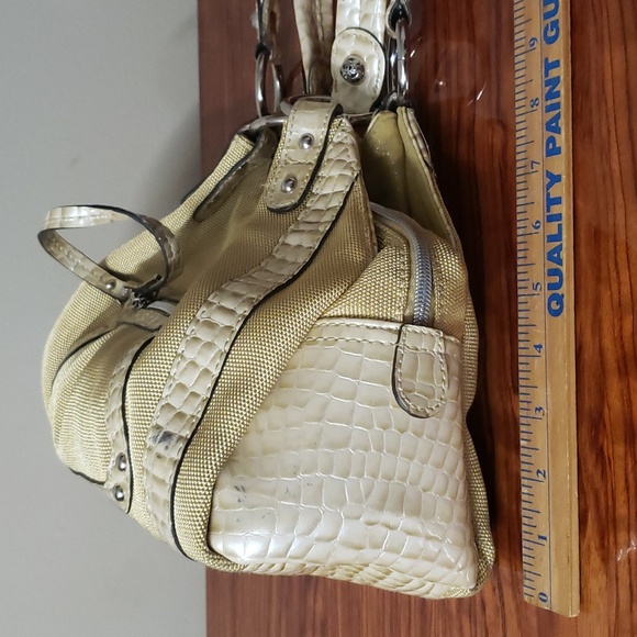 Kathy Van Zeeland Taupe Creamy Shoulder Bag Purse Crown Charm Satchel - Picture 7 of 17